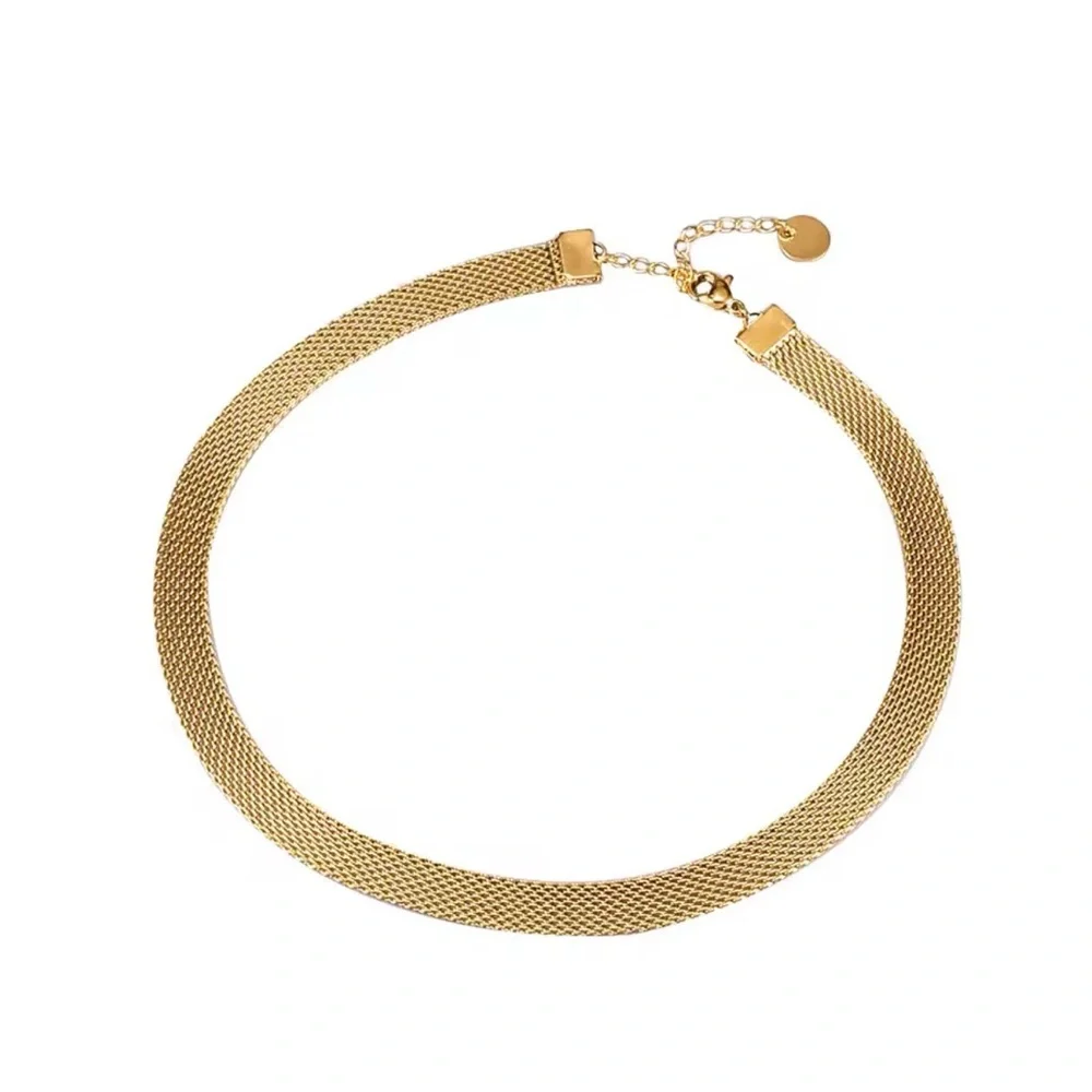 Elegant Gold Choker Necklace - Picture 5 of 5